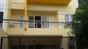 Gambar 5 Rumah Green Ville 12x22 3,5 Lantai Furnished SHM Jakarta Barat