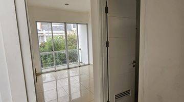 Gambar 5 Dijual Rumah 3 kamar, Halaman Luas Green Lake City