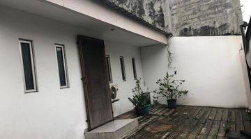 Gambar 2 Rumah Area Istimewa T E R M U R A H Jl. Kramat, Salemba, Jakpus