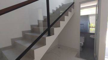 kamar mandi rumah baru mewah siap huni