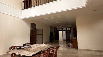 Gambar 1 Rumah mewah disewakan Metro Alam (two story house) Pondok Indah