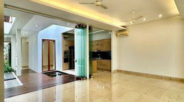 Gambar 4 Rumah  Semi Furnished SHM - Sertifikat Hak Milik di Kemang Dalam, Kemang