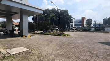 Gambar 1 Gedung 4 Lantai Siap Huni Parkir Luas Peruntukan Kantor di Kampung Melayu Jakarta Selatan 