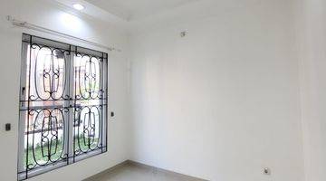 Gambar 4 Rumah Modern Classic   Siap Huni Hot Deal Sektor 9 (14358)