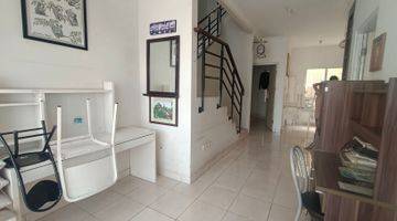 Gambar 4 Rumah 2 Lantai Semi Furnish Cluster Oleaster Gading Serpong 