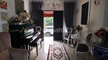 ruang tamu rumah 2 lantai sevilla bsd