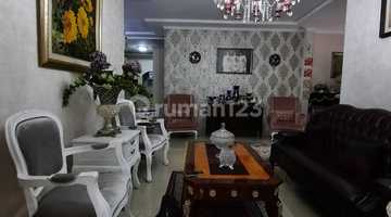 ruang tamu rumah 2 lantai sevilla bsd