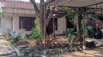 Gambar 3 Di  rumah lama di Jl kebon kelapa, kebayoran lama Jakarta Selatan