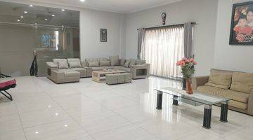 Gambar 2 Jual Rumah Singgasana Pradana Yg Cukup Besar, Cantik , Elegant 