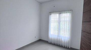 Gambar 2 Rumah  Semi Furnished Bagus Dekat Pintu Tol Di Bintaro