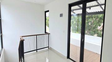 Gambar 4 Rumah  3 Lantai Bagus Unfurnished Dekat Pintu Tol Bintaro