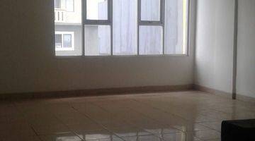 Gambar 2 Ruko di Cicadas ahmad yani komplek apartemen gateway