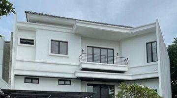 Gambar 1 Rumah Mewah Alam Sutera Cluster Onyx Depan Taman Lokasi Cakep