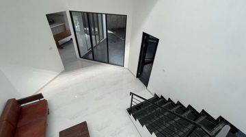 Gambar 3 Rumah Mewah Alam Sutera Cluster Onyx Depan Taman Lokasi Cakep