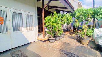 garasi/carport rumah jalan mangga masuk dari