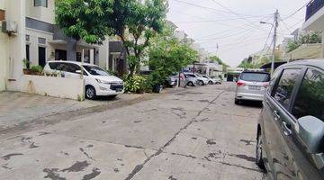 tampak depan green town house duri kepa