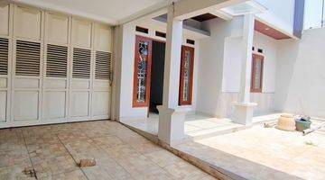 garasi/carport rumah kemanggisan dalam komplek tenang