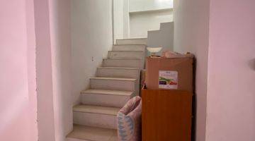 Gambar 3 Rumah 2 Lantai Bagus Furnished HGB di Selokan Mataram, Sleman