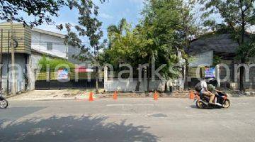 tampak depan rumah raya jemursari sebelum in