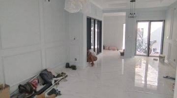 ruang keluarga rumah baru 2 lantai nusaloka