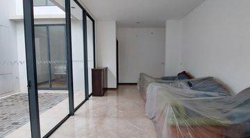 ruang keluarga jual rumah 3 lantai cluster