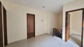 Gambar 2 Rumah Luxmore Greenwich Bsd City Semi Furnished Dekat Kuliner Aniva Junction