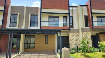 Gambar 1 Rumah Baru Cluster Carson Scientia Gading Serpong, Depan Taman