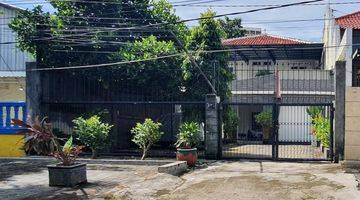 Gambar 1 Rumah Pusat Kota di Jl Cempaka, Surabaya