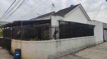 Gambar 2 Rumah hoek, seberang pos security, dkt Griya Yogya Arcamanik 