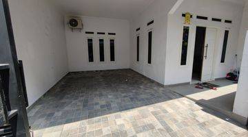 Gambar 2 Rumah 2,5 Lt Bangunan Baru Semi Furnished Dkt Kiara Arta Park 