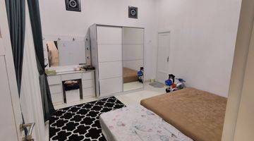 Gambar 4 Rumah 2,5 Lt Bangunan Baru Semi Furnished Dkt Kiara Arta Park 