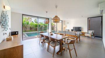 Gambar 2 Villa Baru Modern Tropical  2 lantai  di Bidadari, Seminyak Furnished