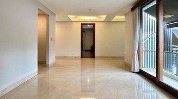 Gambar 3 Pondok Indah Area Exclusive, Jalan Lebar