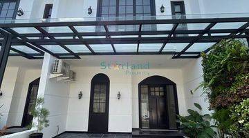 Gambar 2 Rumah Classic Modern Dalam Komplek Elite Area Joglo Jakarta Barat