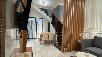 Gambar 5 Rumah 2 Lantai Design Classic Cantik Di Bintaro