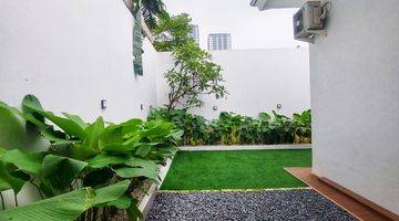 Gambar 5 Luxury Classic House 4 Lantai + Rooftop & Kolam Renang Pribadi  