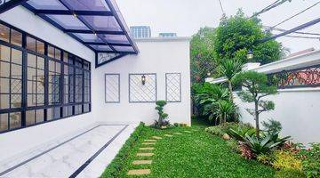 Gambar 4 Luxury Classic House 4 Lantai + Rooftop & Kolam Renang Pribadi  