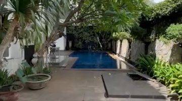 Gambar 1 Dijual rumah bagus ada kolam renang di Intercon