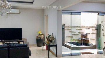 Gambar 1 Rumah Semi Furnished Cluster Premium Kebayoran Residence 