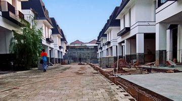 Gambar 2 Townhouse Di Pondok Indah Siap Huni