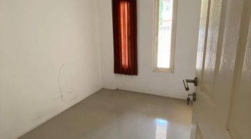 Gambar 3 Rumah Jalan Kutisari Semi Furnished