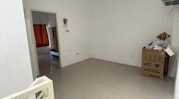 Gambar 5 Rumah Jalan Kutisari Semi Furnished