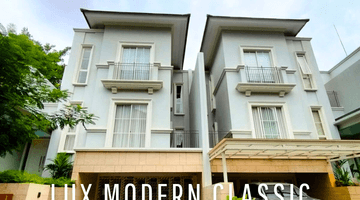 tampak depan brand new town house dengan