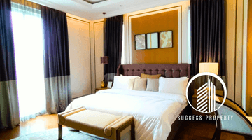 kamar tidur brand new town house dengan