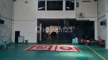 Gambar 1 Rumah Dan Gudang Nyaman Lokasi Dekat Manahan Solo