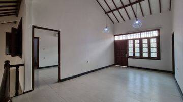 Gambar 5 Rumah Siap Huni Rapih Terawat Dua Lantai 4 Kamar Tidur Kawasan Strategis Jalan Kemanggisan Ilir Jakarta Barat Hub Thanty 08111089928