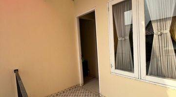 Gambar 2 Dijual Rumah Bagus Bangunan 2 Lantai Full Furnish Di Metland Puri