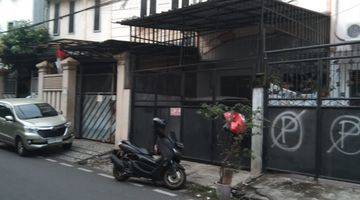 Gambar 2 Disewa Ruko di Roxy Jakarta Pusat