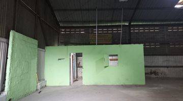 foto lainnya gudang di dalam kompleks simo