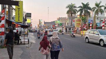 Gambar 3 Gedung  Di Jatiwaringin Raya Pondok Gede Bekasi